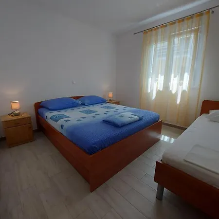 Apartment Ante Apartment Vlasici