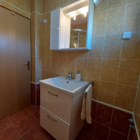 Apartment Ante